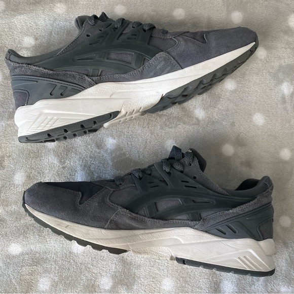 ASICS Tiger Gel-Kayano Trainers. - Picture 2 of 14